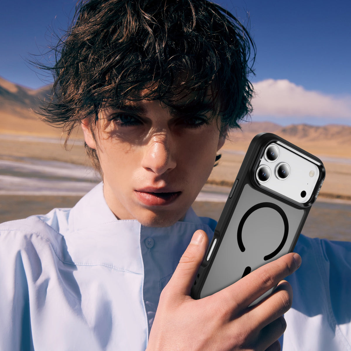 For Iphone 18 Pro Max Case with Camera Stand Magnetic Slim Translucent Matte Phone Case for iPhone 17 Pro Max
